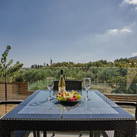 Azor - A Hidden Gem In Countryside Willa Mouzákion