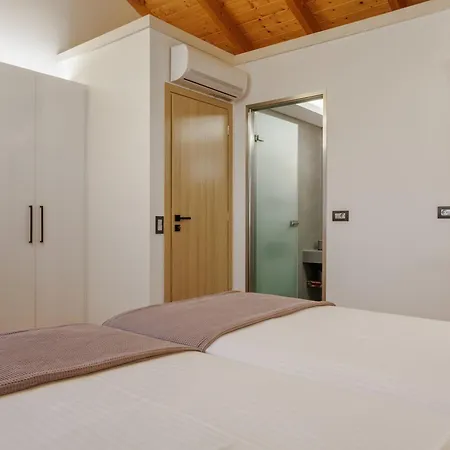 Azor - A Hidden Gem In Countryside Willa Mouzákion