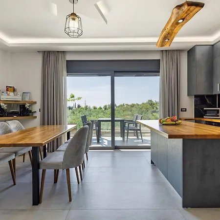 Azor - A Hidden Gem In Countryside Villa Mouzákion