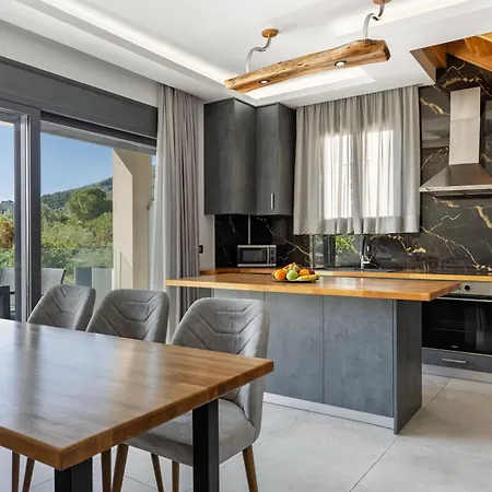 Villa Azor - A Hidden Gem In Countryside Mouzákion